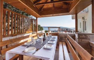 Six-Bedroom Holiday Home In Sevid - Sevid - 4
