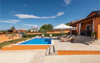 Amazing Home In Pula With Kitchen - Pula - 2