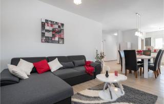 Amazing Home In Pula With Kitchen - Pula - 8