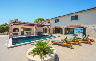 Stunning Home In Drace - Drače - 9