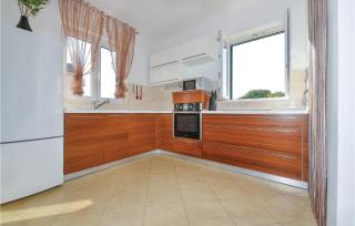 Three-Bedroom Holiday Home In Sibenik - Šibenik - 7
