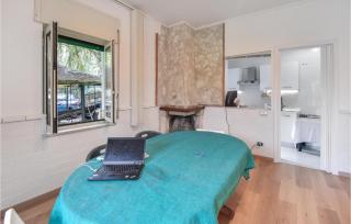 2 Bedroom Cozy Apartment In Napoli - 1