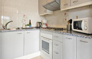 1 Bedroom Nice Apartment In Mijas Golf - Santa Fe de los Boliches - 3