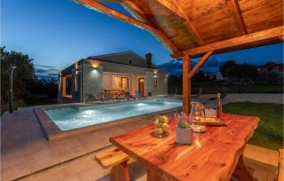 Lovely Home In Orihi With Jacuzzi - Orihi - 9
