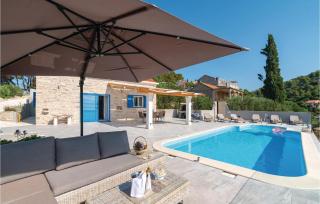 Awesome Home In Mikulina Luka With Wifi - 1