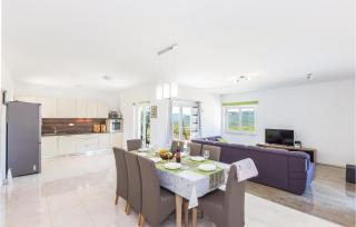 Four-Bedroom Holiday Home In Blato Na Cetini - Blato na Cetini - 8