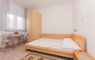 Nice Apartment In Sveti Filip I Jakov - Sveti Filip i Jakov - 9