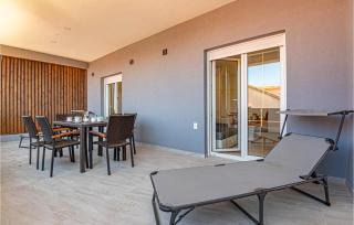 Cozy Apartment In Brodarica With Wifi - 9