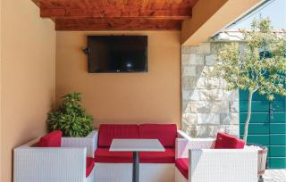 Beautiful Home In Zavojane - 2