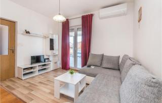 2 Bedroom Gorgeous Apartment In Galovac - Galovac - 8