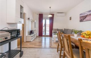 2 Bedroom Gorgeous Apartment In Galovac - Galovac - 3