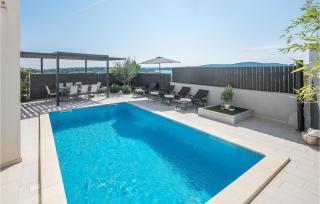 4 Bedroom Cozy Home In Medulin - Medulin - 2