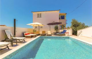Lovely Apartment In Okrug Gornji - Trogir - 1