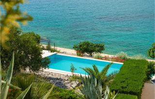 Six-Bedroom Holiday Home In Primosten - Primošten - 4