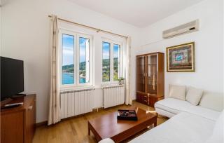 Six-Bedroom Holiday Home In Primosten - Primošten - 8
