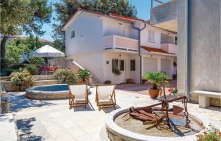 Awesome Home In Supetarska Draga - Supetarska Draga - 1