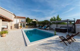 Nice Home In Pridraga With Jacuzzi - 1