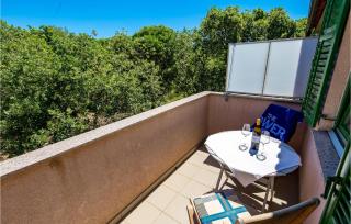 1 Bedroom Lovely Apartment In Potocnica - Borovići - 4