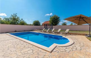5 Bedroom Cozy Home In Biograd Na Moru - Biograd na Moru - 2