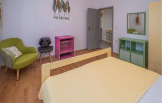 1 Bedroom Cozy Apartment In Vrbnik - Vrbnik - 2