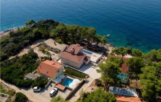 Five-Bedroom Holiday Home In Prizba - Prizba - 0