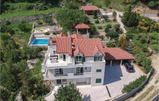 Four-Bedroom Holiday Home In Klis - 9