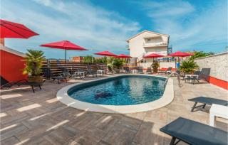 Nice Home In Turanj With Jacuzzi - Turanj (Torrette) - 9