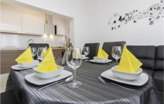 Awesome Apartment In Grebastica - Grebaštica - 5
