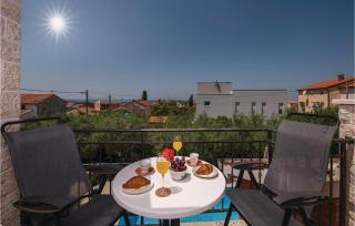 Gorgeous Home In Tar With Wifi - 5