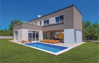 Three-Bedroom Holiday Home In Kozino - Kožino - 0