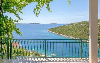 2 Bedroom Lovely Apartment In Vinisce - Vinišće - 8