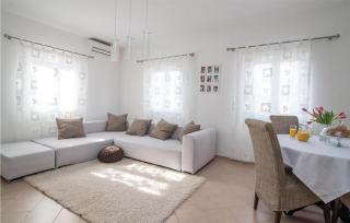 Awesome Apartment In Sutivan With Wifi - Sutivan - 9