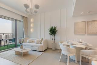 Bright and Exquisite 1-Bedroom in Downtown views 2 - 6