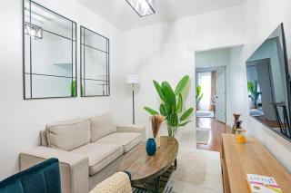 454-3E Prime location 1BR Newly Furnished - 2