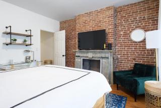 454-3W PRIME location 2BR Newly Furnished sleeps 5 - 8