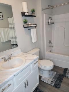 A luxuriously furnished private room in a brand new home - Broken Arrow - 9