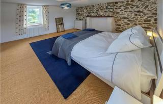 Gorgeous Home In Saint-Clet With Wifi - Saint-Clet - 1