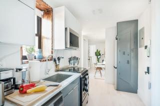 48-3FE 2BR Prime Midtown West - 8