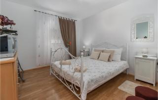 Nice Apartment In Smrika With Kitchen - Šmrika - 7