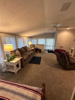 Woodson Bend Resort Condo 7-3 Extremely Large Luxury 1 Bedroom Sleeps 6 - - 3