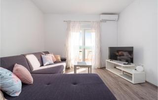 Amazing Apartment In Rovanjska - Rovanjska - 9