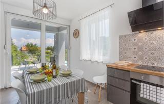 Beautiful Apartment In Vrbnik With Wifi - 5