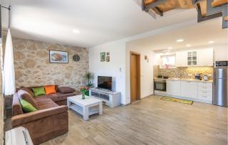 Awesome Home In Ploce With Jacuzzi - Ploče - 9
