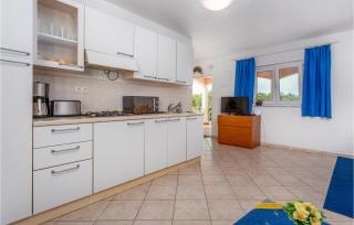 1 Bedroom Lovely Apartment In Malinska - 5