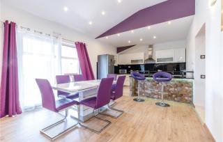 Beautiful Home In Hrvace With Wifi - 8