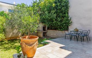 Awesome Apartment In Pula With Wifi - 4