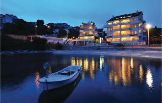 Eight-Bedroom Holiday Home Okrug Gornji With Sea View 05 - Trogir - 2