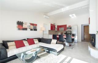 Three-Bedroom Apartment In Ostrvica - Ostrvica - 9