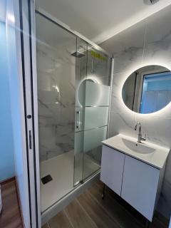 Luxury villa, 4 suites with bathroom, near Geneva - Saint-Julien-en-Genevois - 2