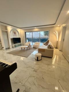 Luxury villa, 4 suites with bathroom, near Geneva - Saint-Julien-en-Genevois - 9